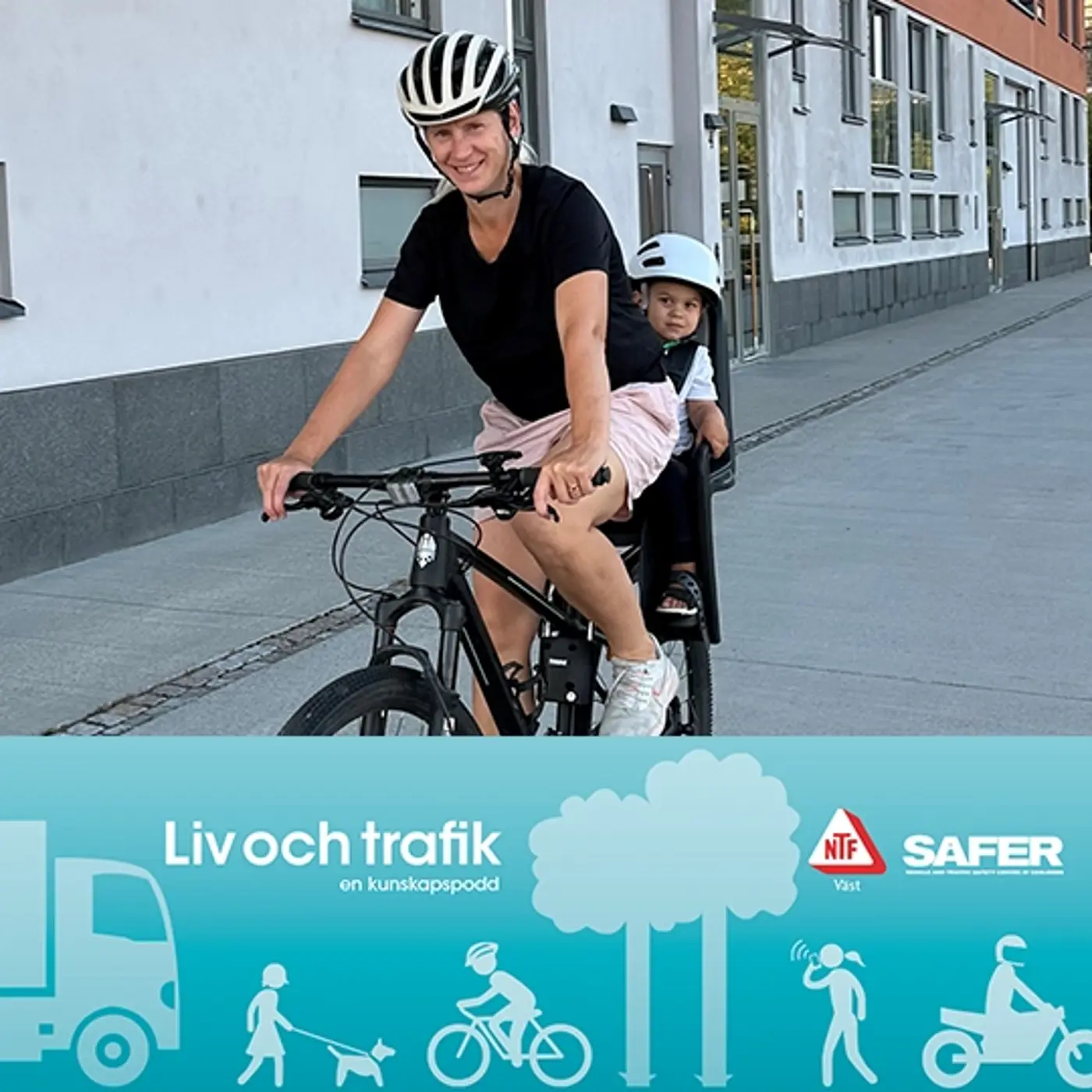 En omslagsbild till podcasten "Liv och trafik" med en bild på en person som skjutsar ett småbarn på cykel.